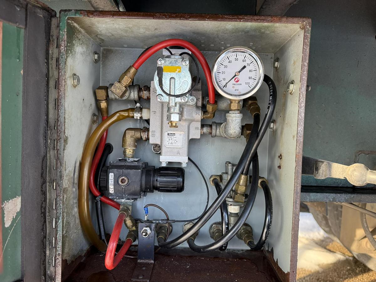 Used 1989 Fruehauf 48', 4 Axle Flat Deck Trailer