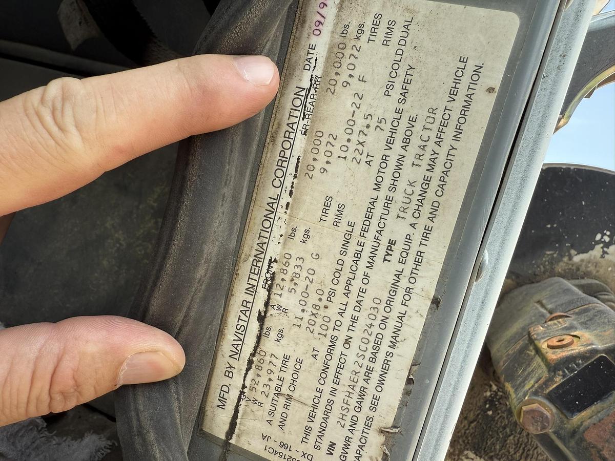 Used 1995 International Adam's 16 Ton Side Shooter Tender Box