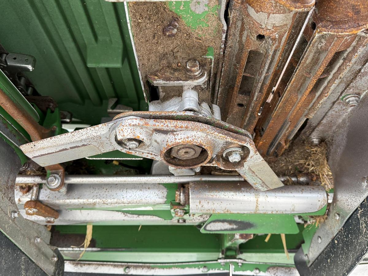 Used 2011 John Deere 608C Stalkmaster, Hyd. Deck Plate, HHS, Field Ready