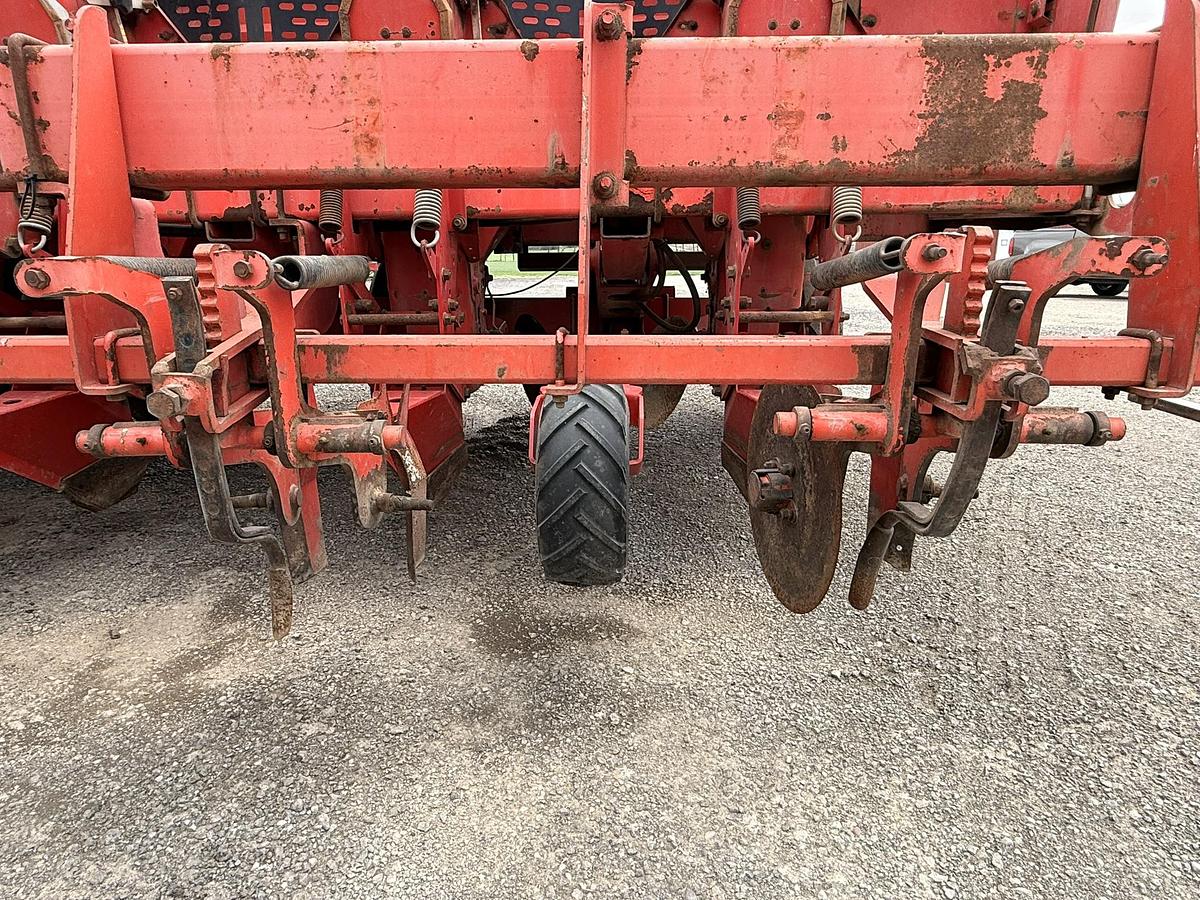 Used 2002 Grimme GL36Z 6 Row Cup Planter