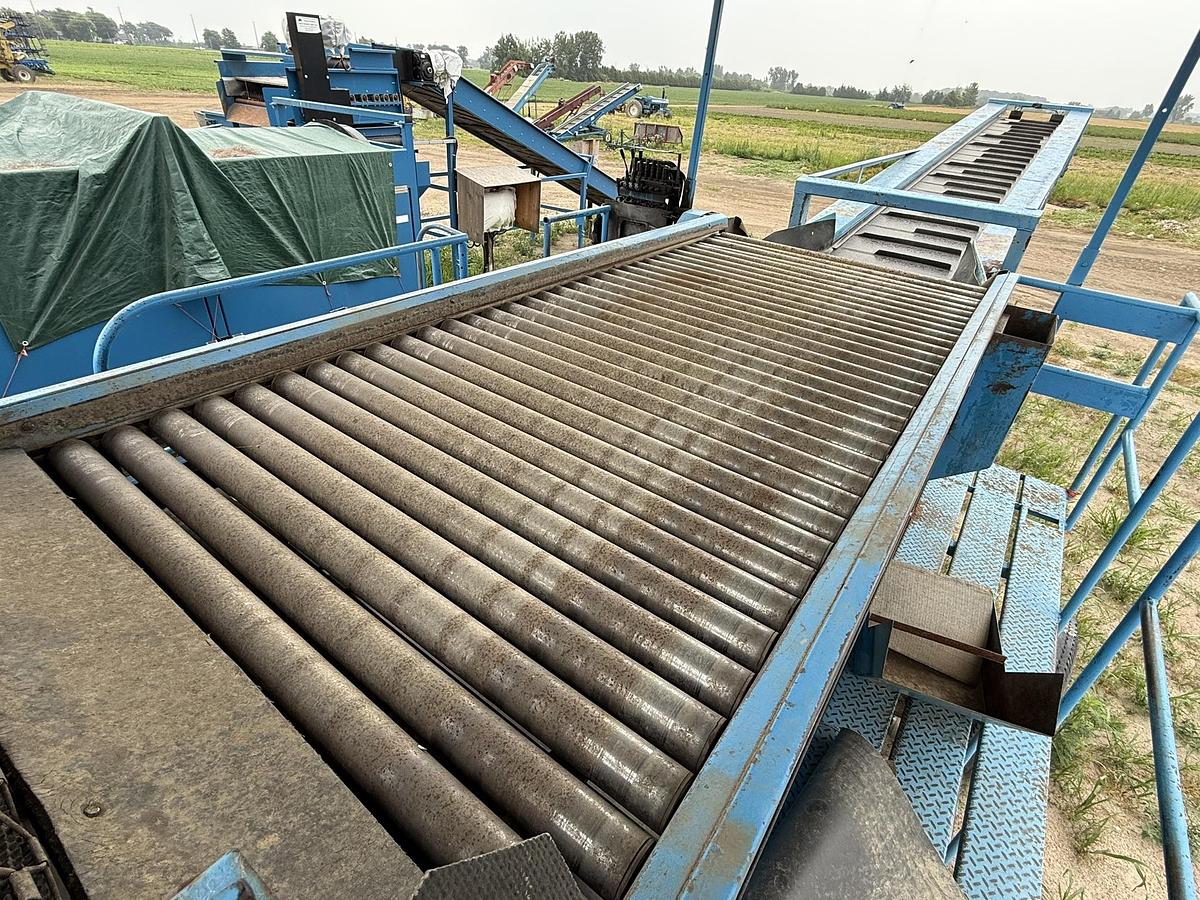 Used Alliston Machinery Bin Piler, 50' Telescopic Boom, 48" grading table, 2 Booms