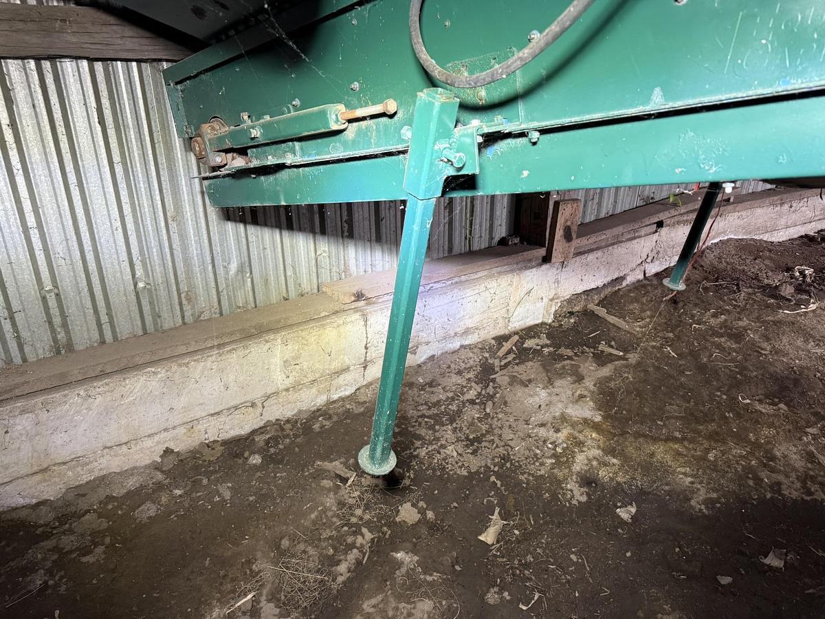 Used Mobile Grading Station 60" Star Table, Single Phase