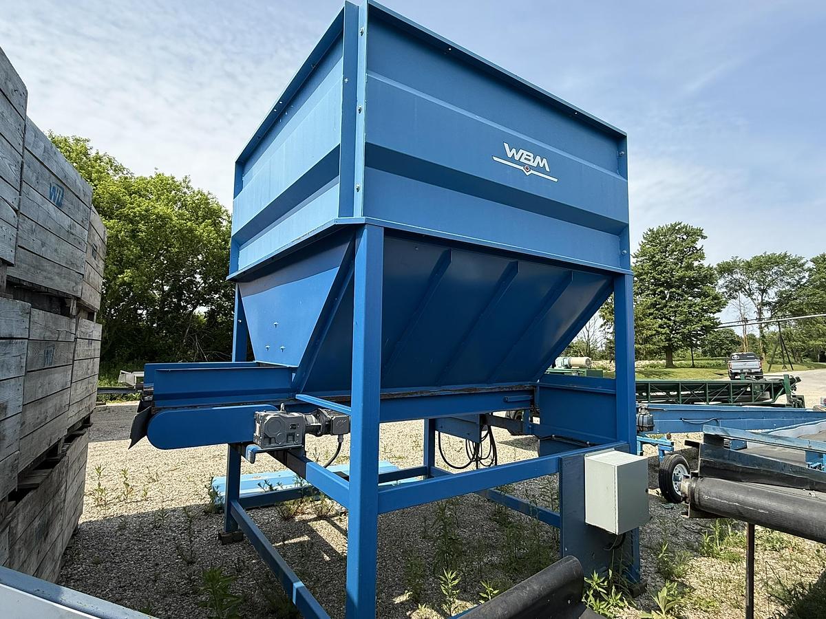 Used WBM 250 CWT (25 ton) Hopper Even Flow
