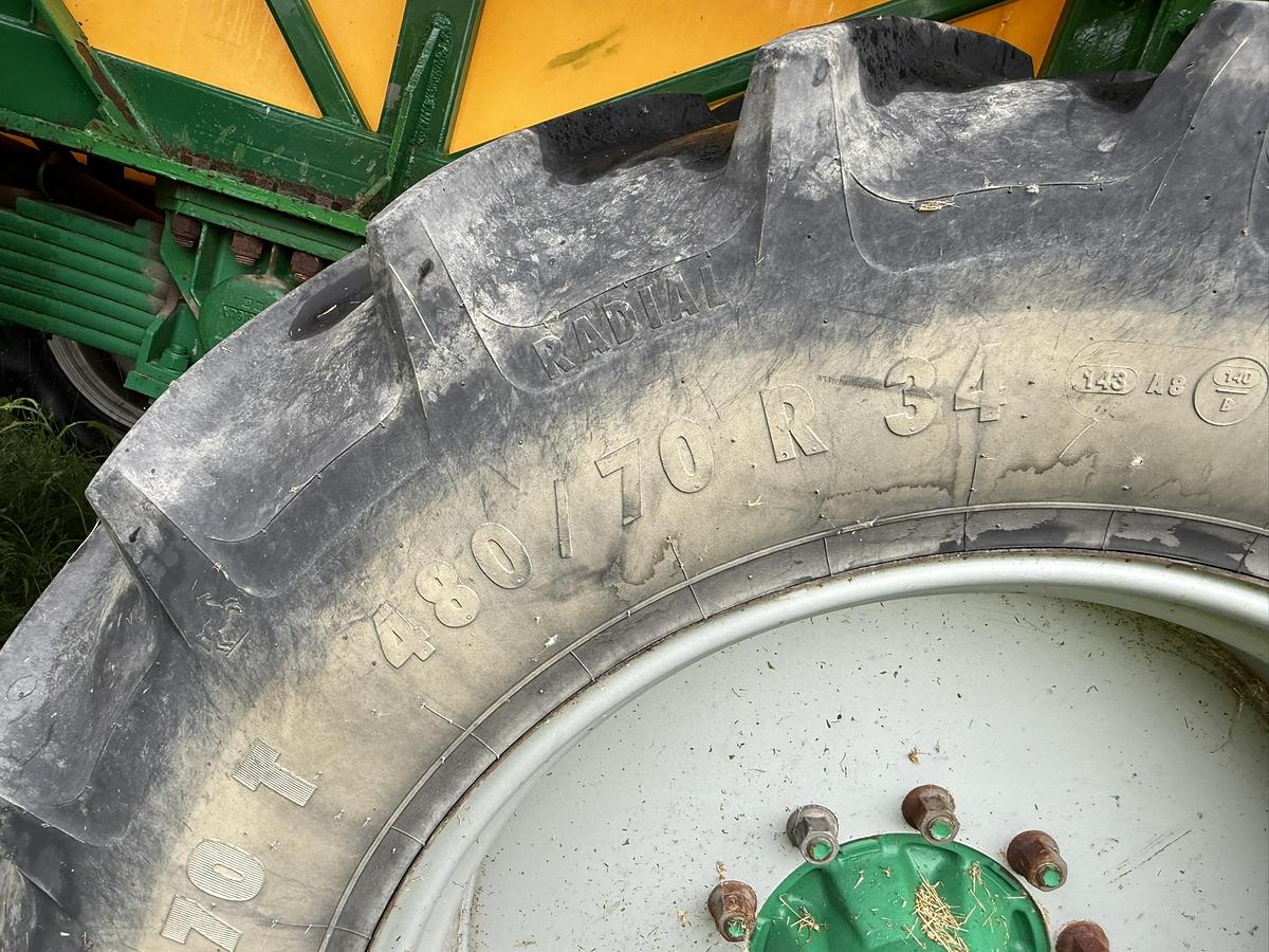 Used Redball 690, 2000 Gallon, 120' Boom,