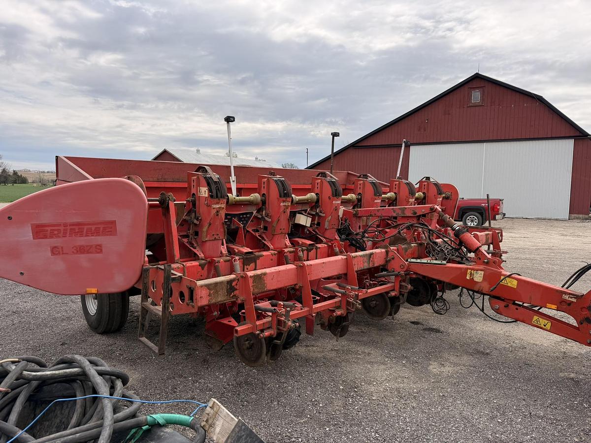 Used 2002 Grimme GL36Z 6 Row Cup Planter