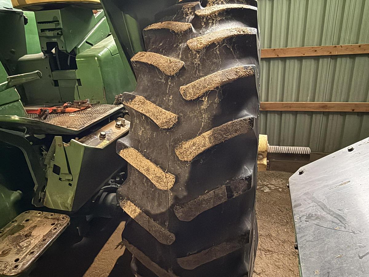 Used 1970 John Deere 4520