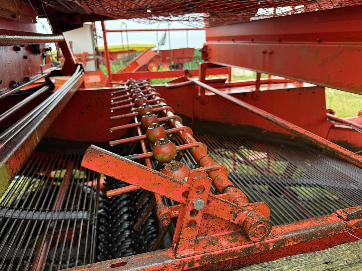 Used Grimme GB1700 2 Row Harvester