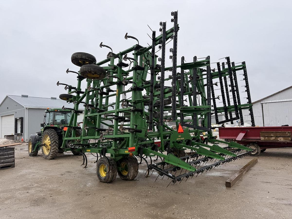 Used John Deere 985 49'5" 5 Section Cultivator