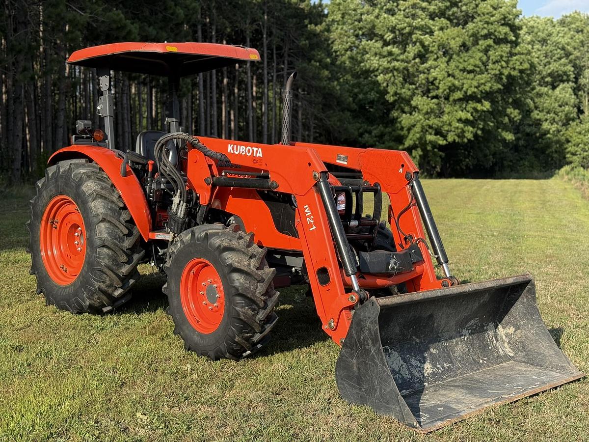 Used 2013 Kubota M7040 ROPS 4WD Loader Tractor
