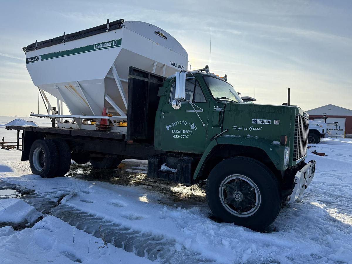 Used GMC Brigadier, 3028 Cat, Willmar Loadrunner 10