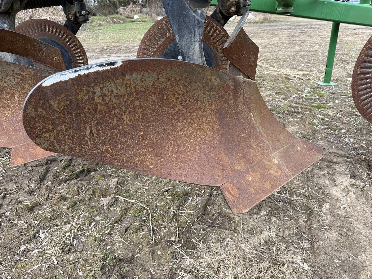 Used John Deere 3710 6 Furrow On Land Plow Spring Reset