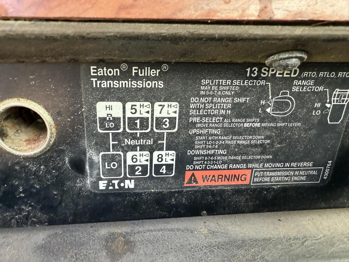 Used 1995 International Adam's 16 Ton Side Shooter Tender Box