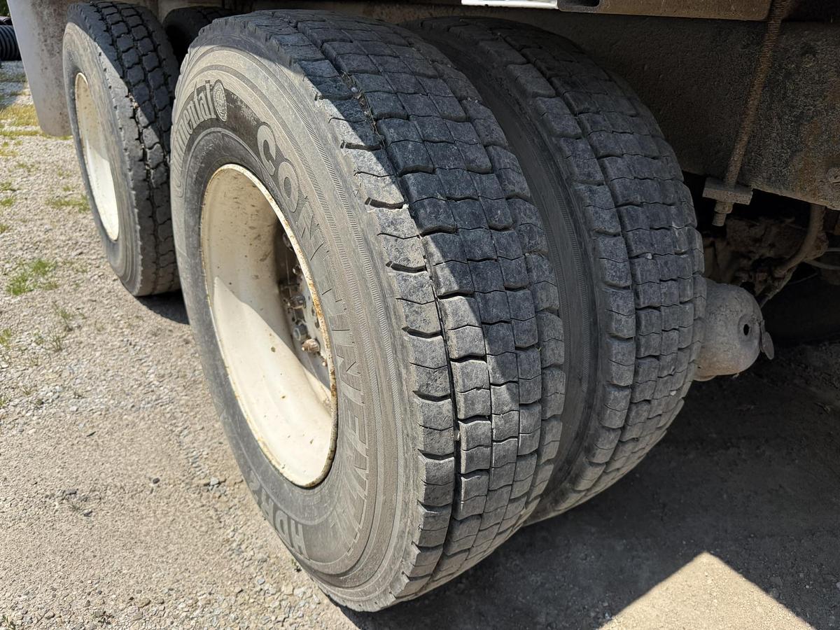 Used 1997 Mack Potato Bulk Box On Mack Truck