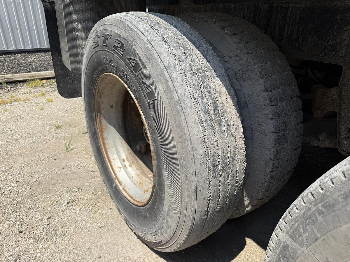 Used Alliston Machinery 24' Bulk Box With Tandem Axle Undercarriage