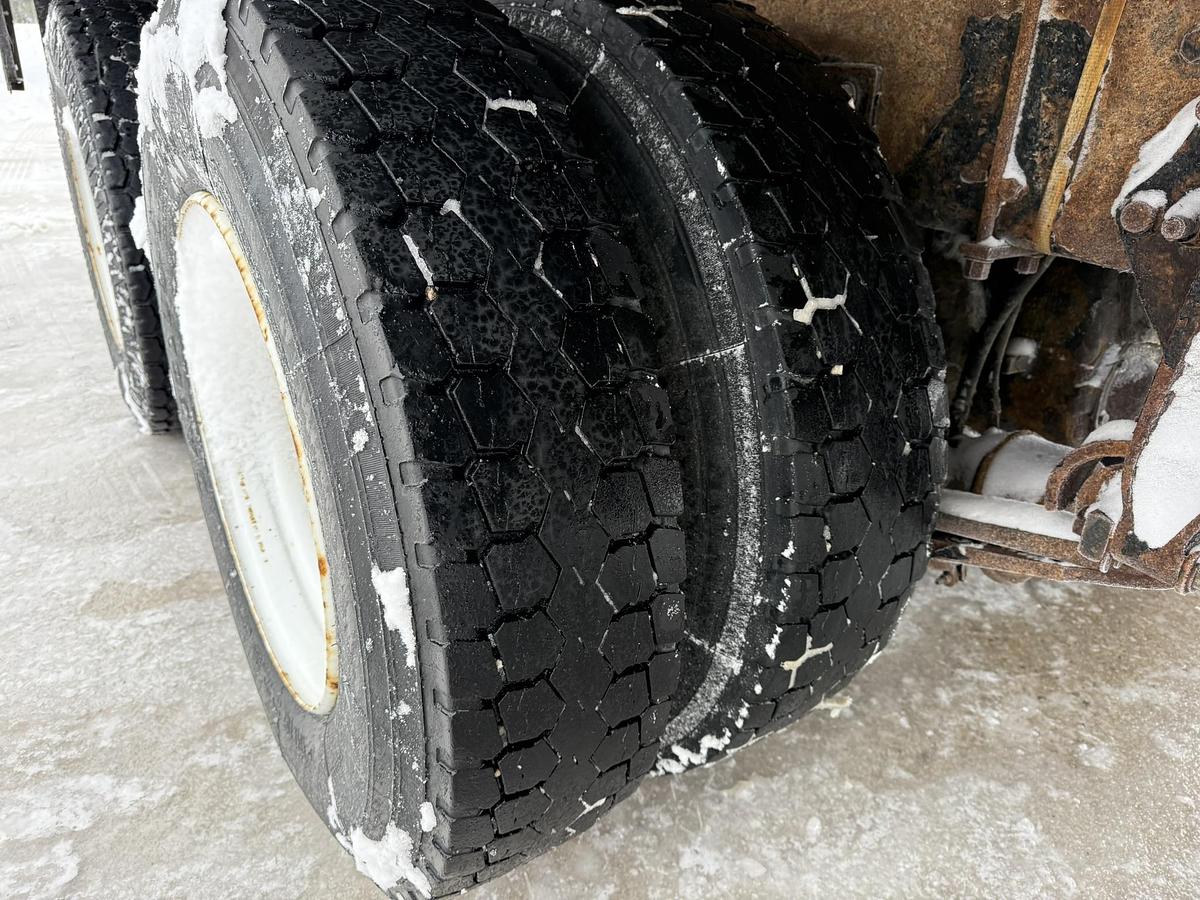 Used 2007 Freightliner Business Class M2, Cat C11, 10 SPeed, 26' Van Body