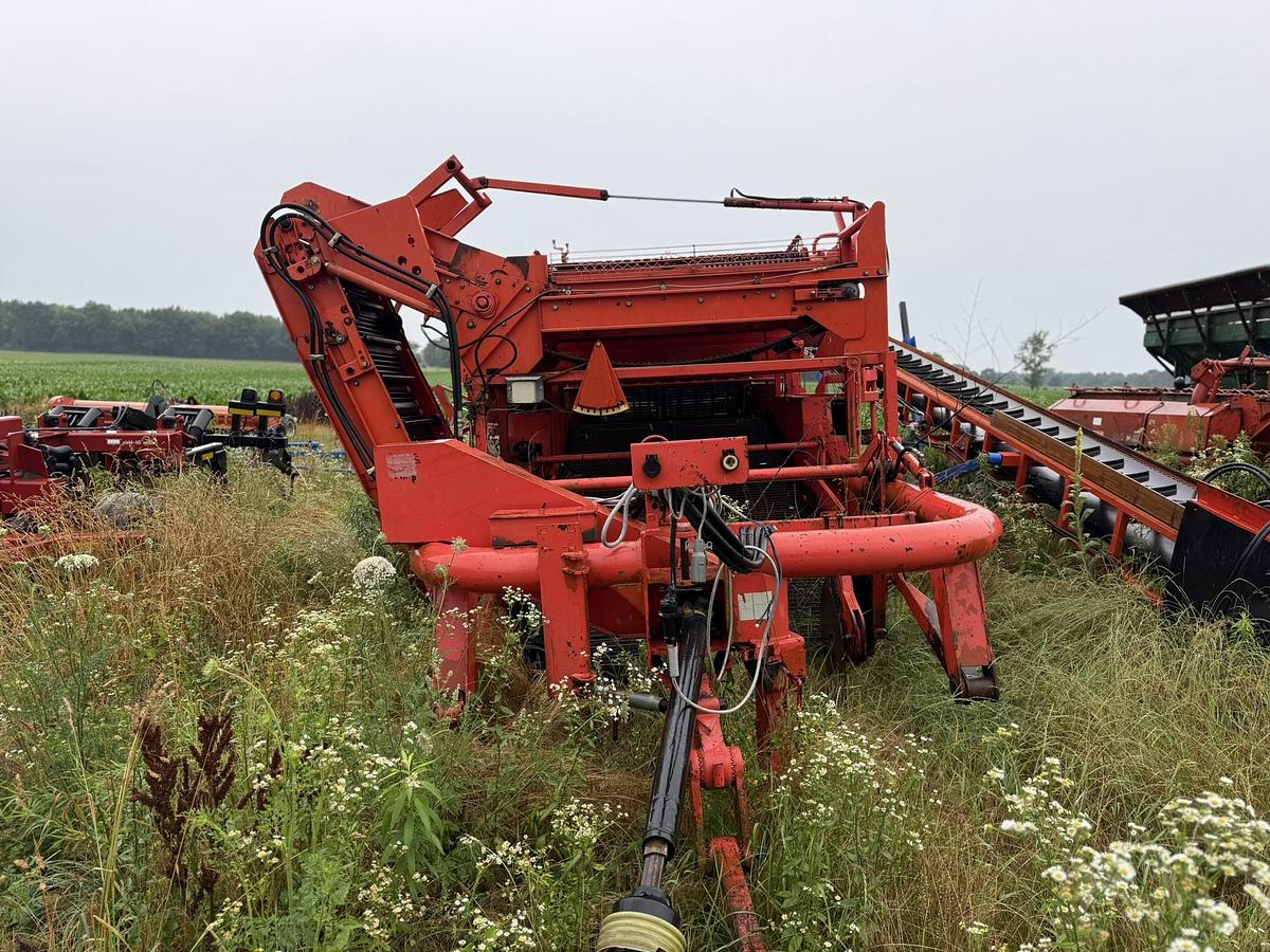 Used Grimme GB1700 2 Row Harvester