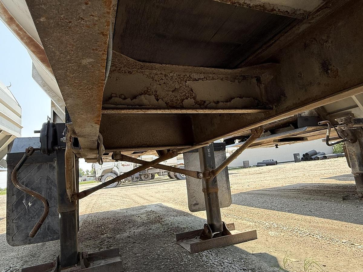 Used H.F. Stewart 40' Live Bottom Produce Trailer