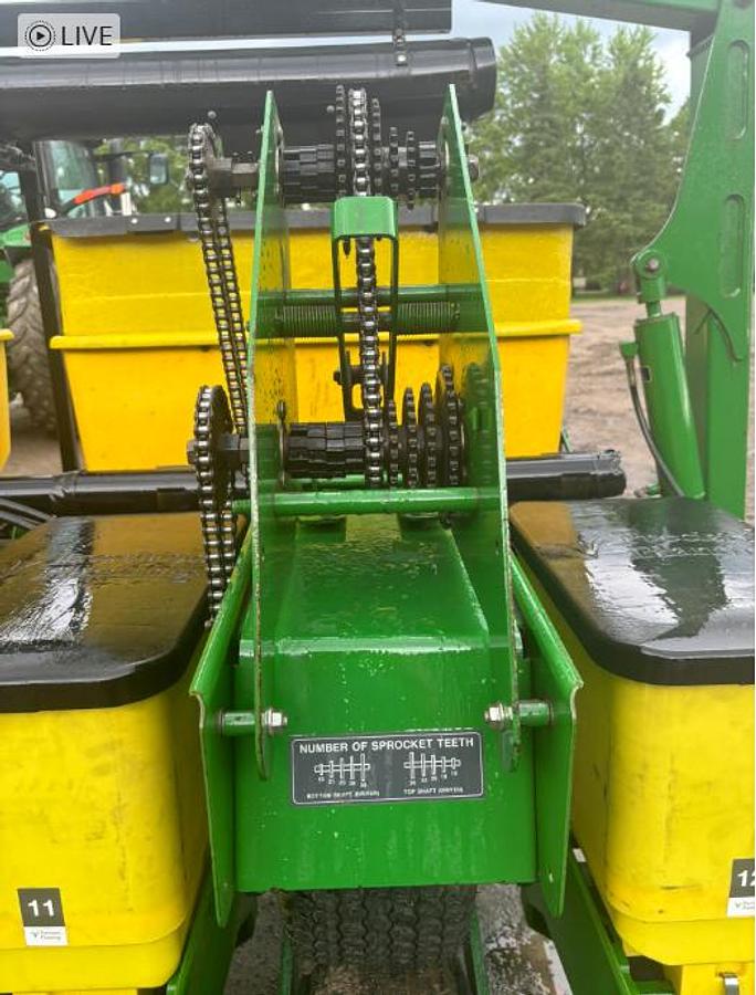 Used 2005 John Deere 1770, Markers, Dry Fert, Precision, V-Drive