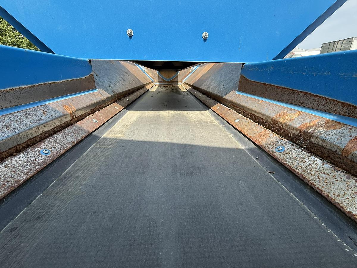 Used WBM 250 CWT (25 ton) Hopper Even Flow