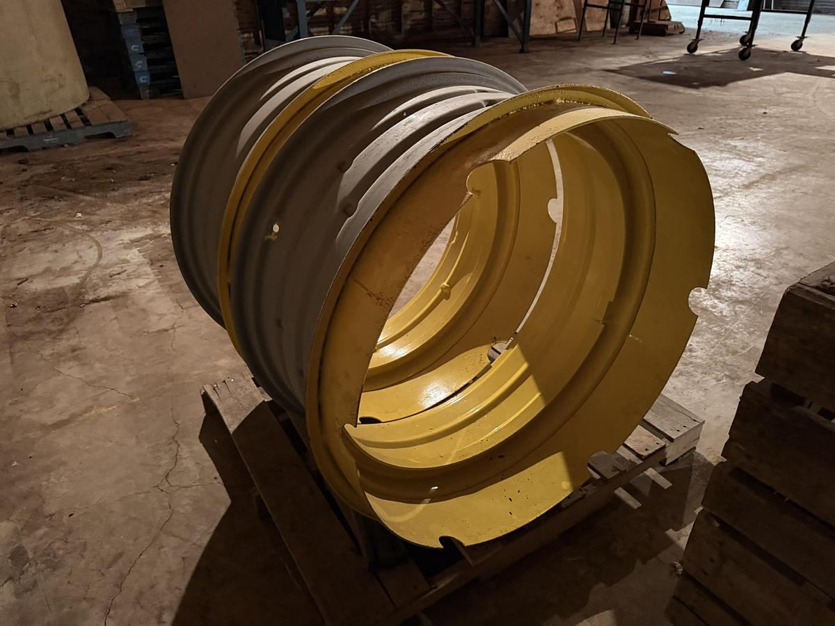 Used Snap-On Dual Rims 15.5x38