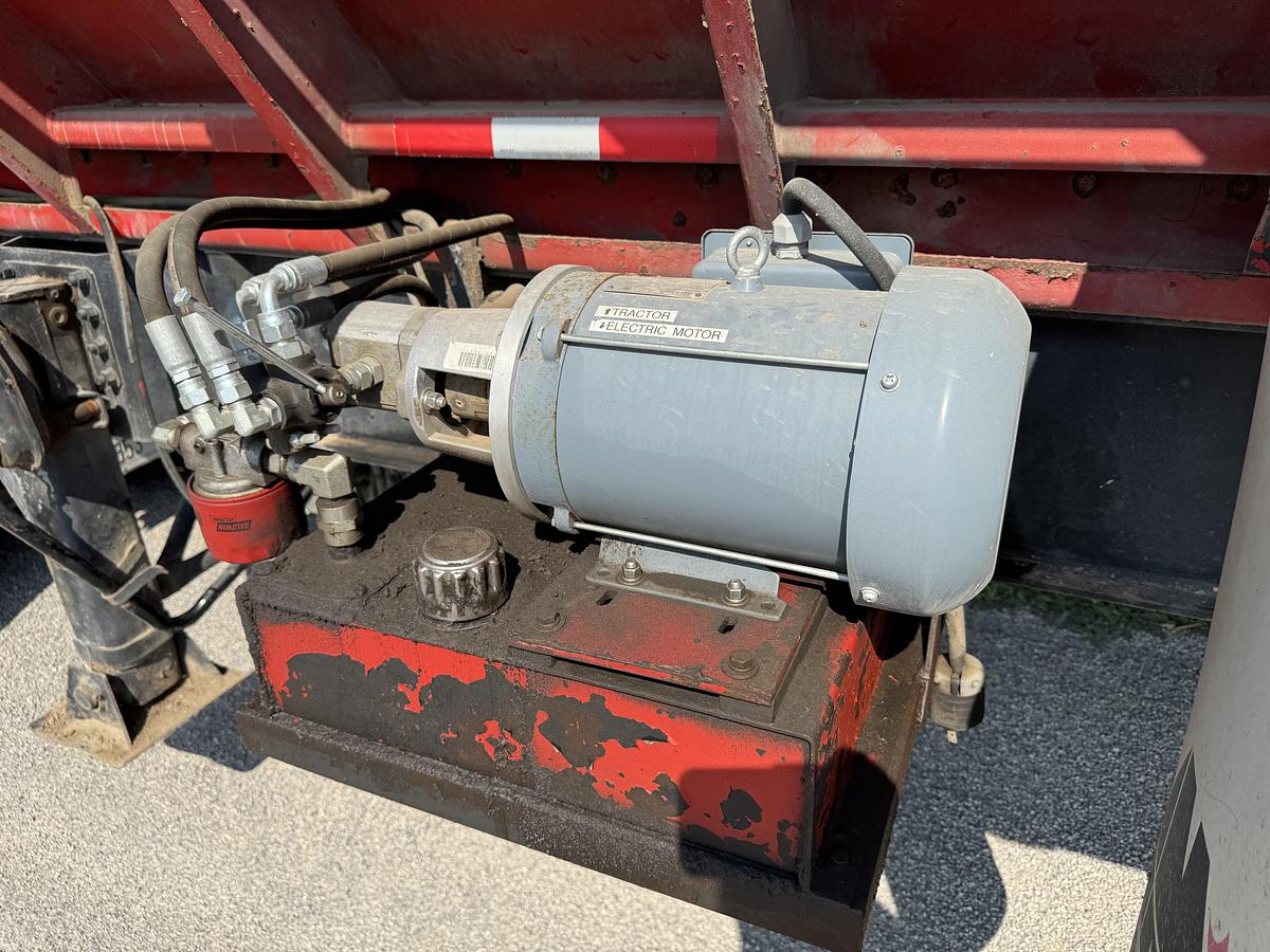 Used 2010 Alliston Machinery 40' Live Bottom Produce Bulk Trailer