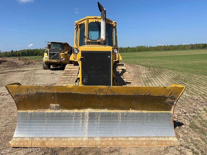 Used Sold  · 1993 Caterpillar d5h high track dozer 6 way blade