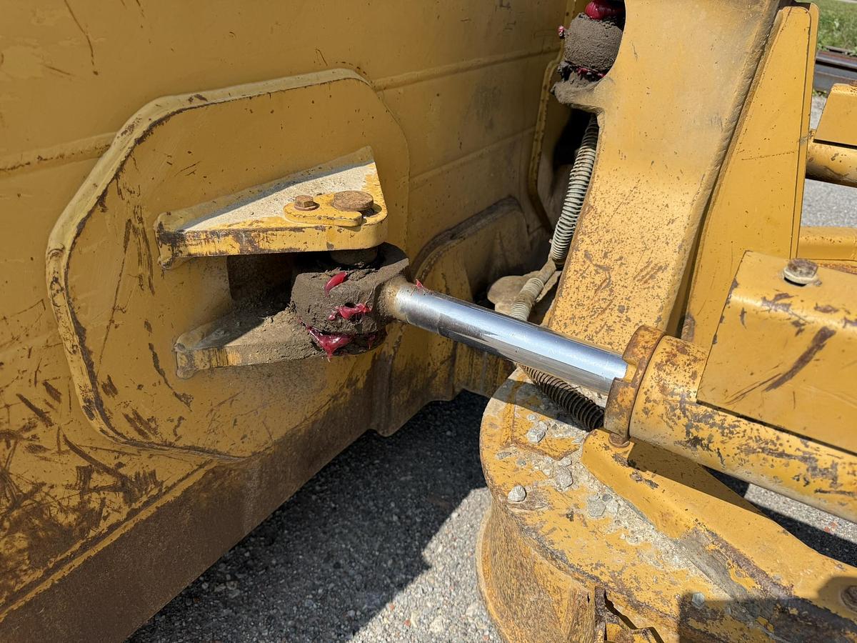 Used 2005 Caterpillar D5G XL