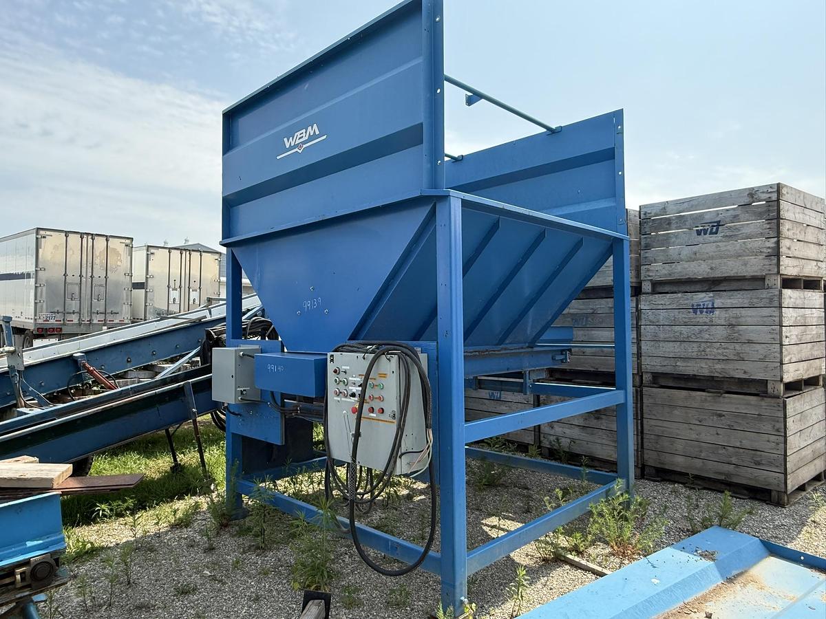 Used WBM 250 CWT (25 ton) Hopper Even Flow