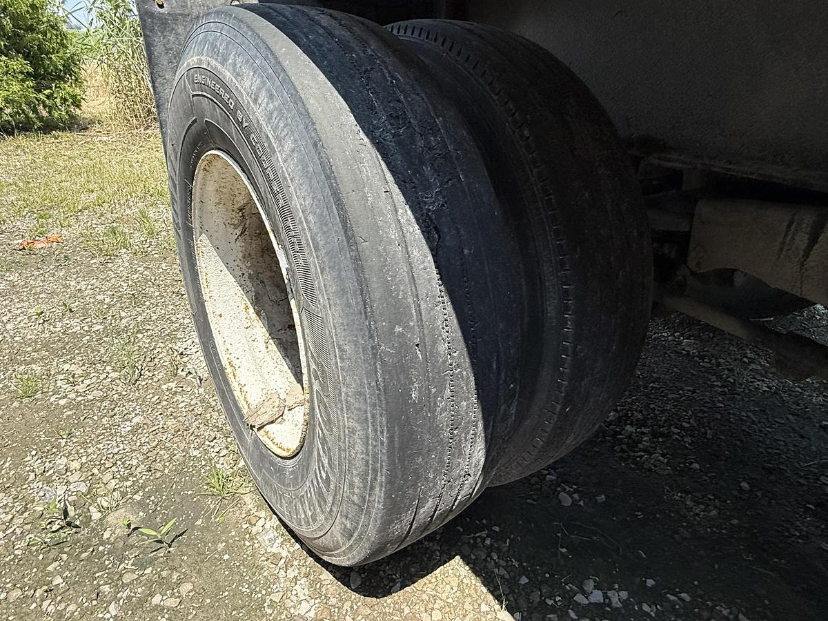 Used H.F. Stewart 40' Live Bottom Produce Trailer