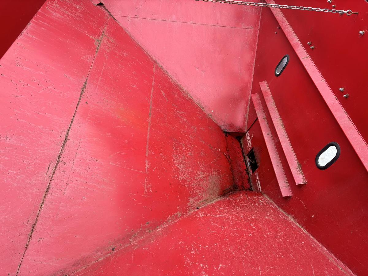 Used Bruns 400 Bushel Gravity Wagon With 14' Auger