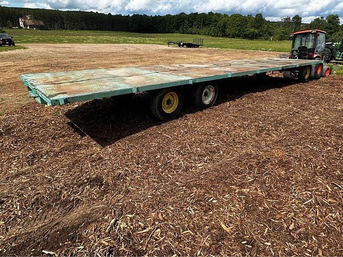 Used 32' Wagon, Tandem Axle 14,000lbs Undercarriage