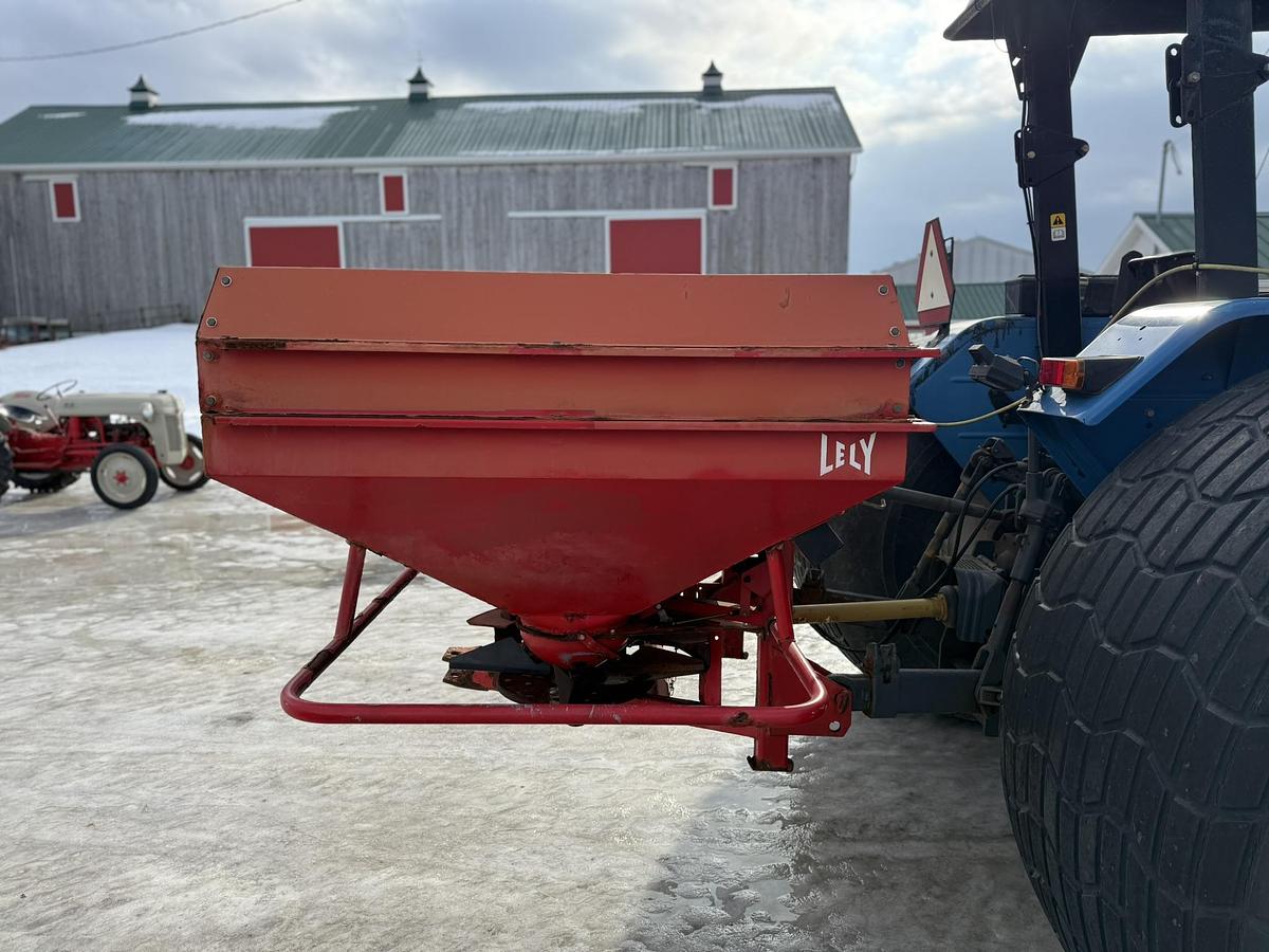 Used Lely Centerliner 3 PTH Spreader