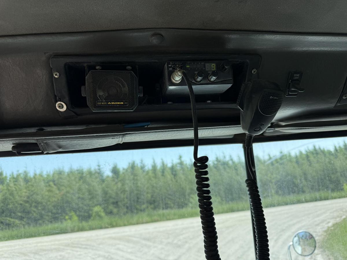 Used 1995 International Adam's 16 Ton Side Shooter Tender Box