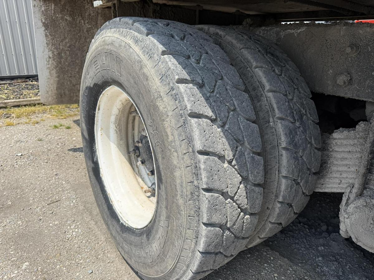 Used 1999 Mack Potato Bulk Box On Mack Truck