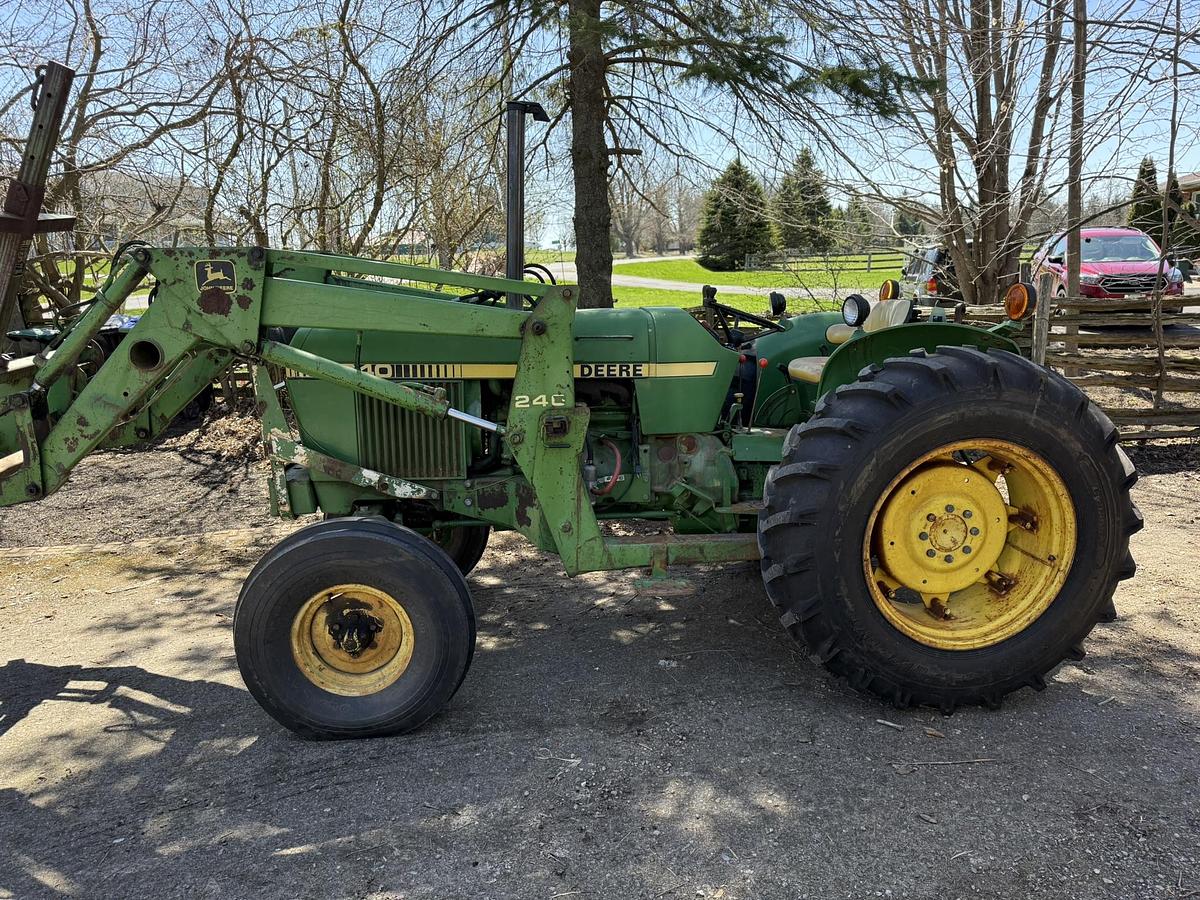 Used 1985 John Deere 1640 Loader Tractor