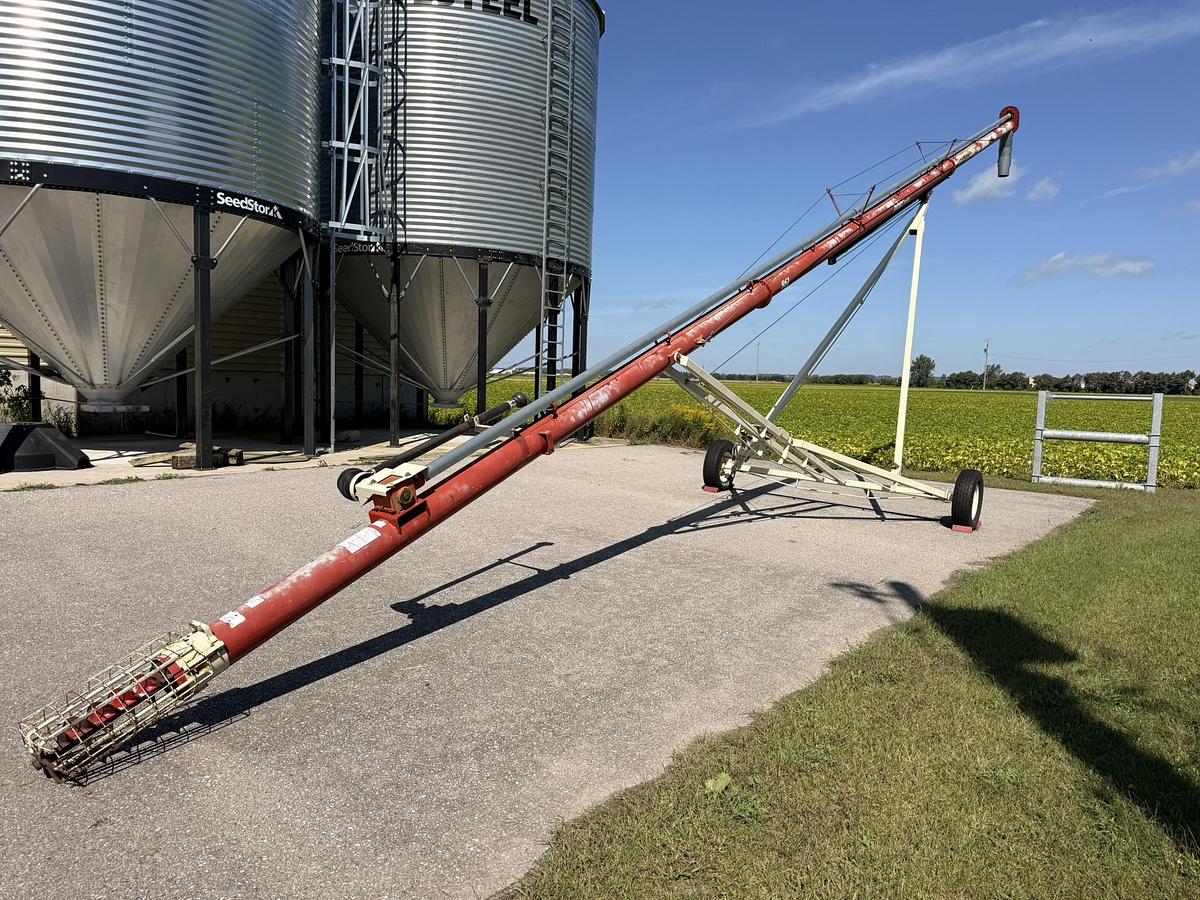 Used Farm King 861 Scissor Lift Auger