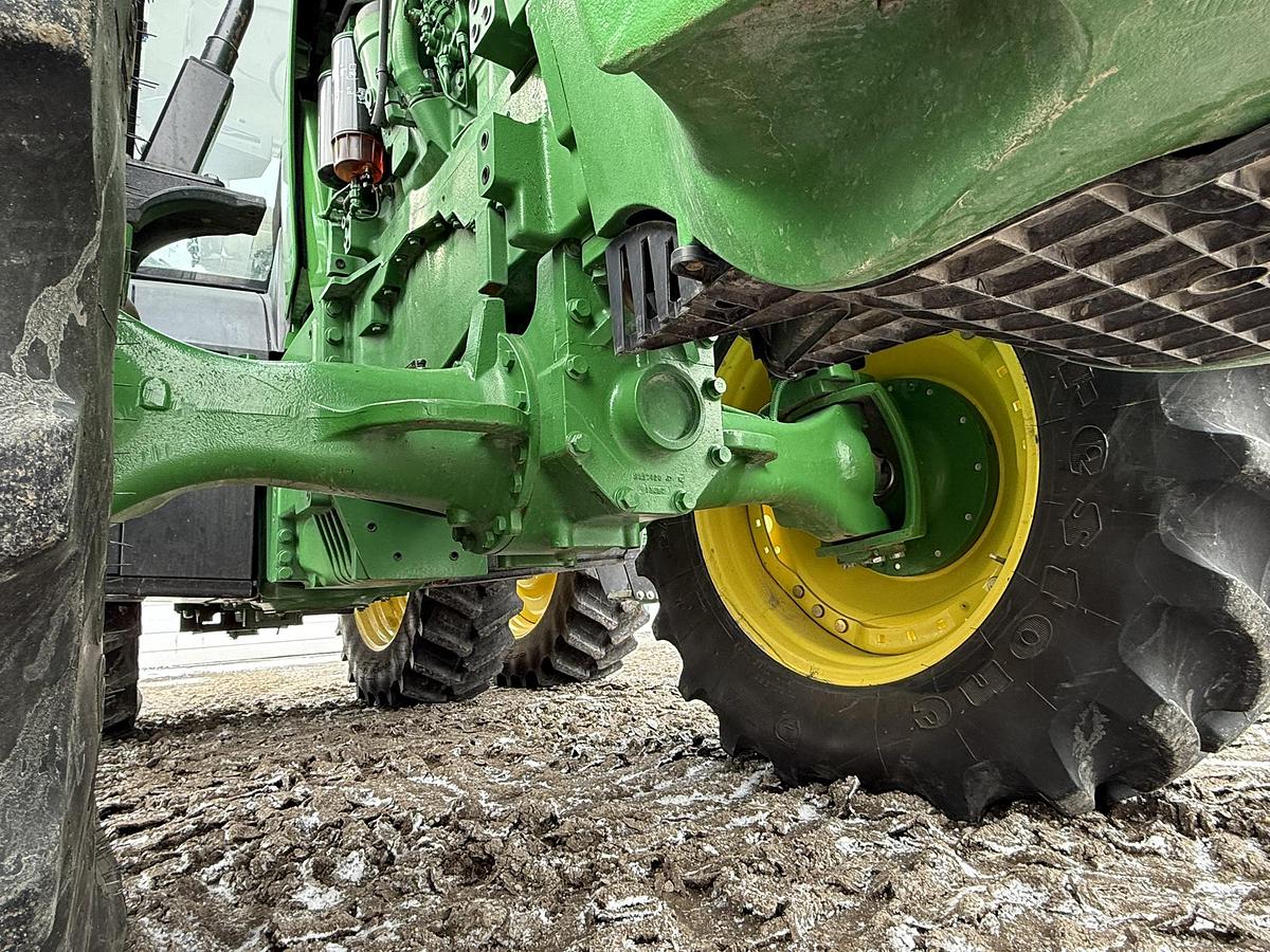 Used John Deere 8245R