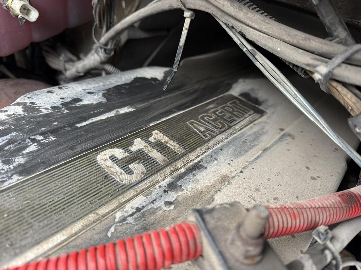 Used 2007 Freightliner Business Class M2, Cat C11, 10 SPeed, 26' Van Body