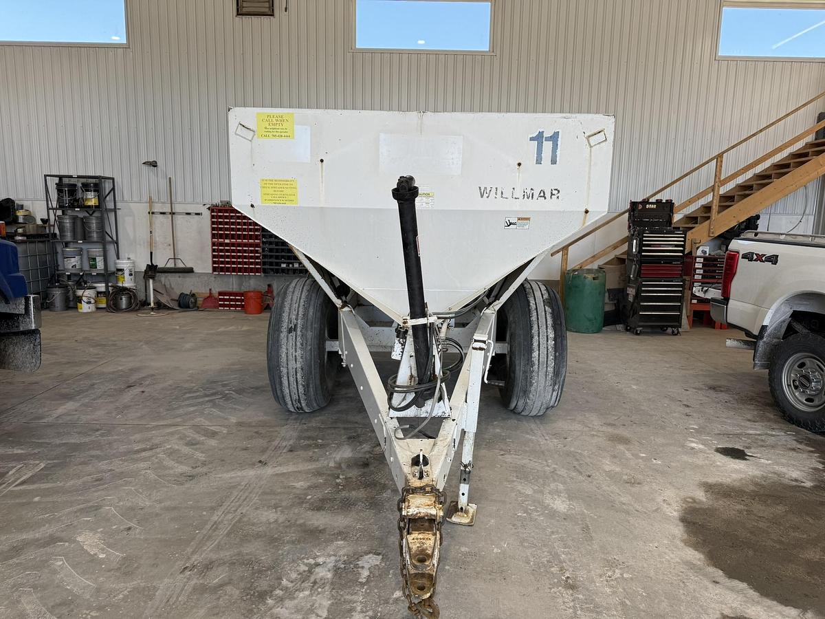 Used Willmar Super 800