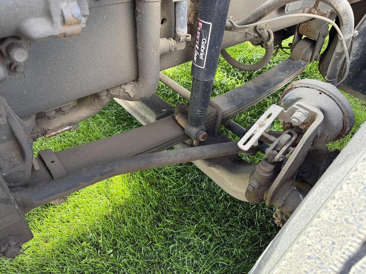 Used 2003 Sterling Willmar 16 Ton Seed Tender