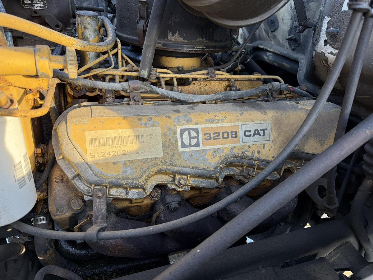 Used GMC Brigadier, 3028 Cat, Willmar Loadrunner 10