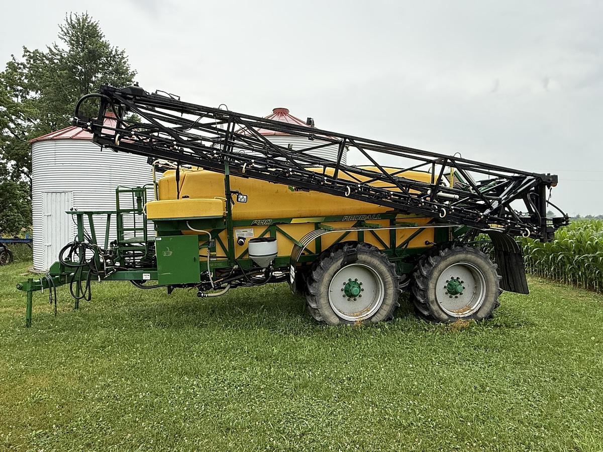 Used Redball 690, 2000 Gallon, 120' Boom,