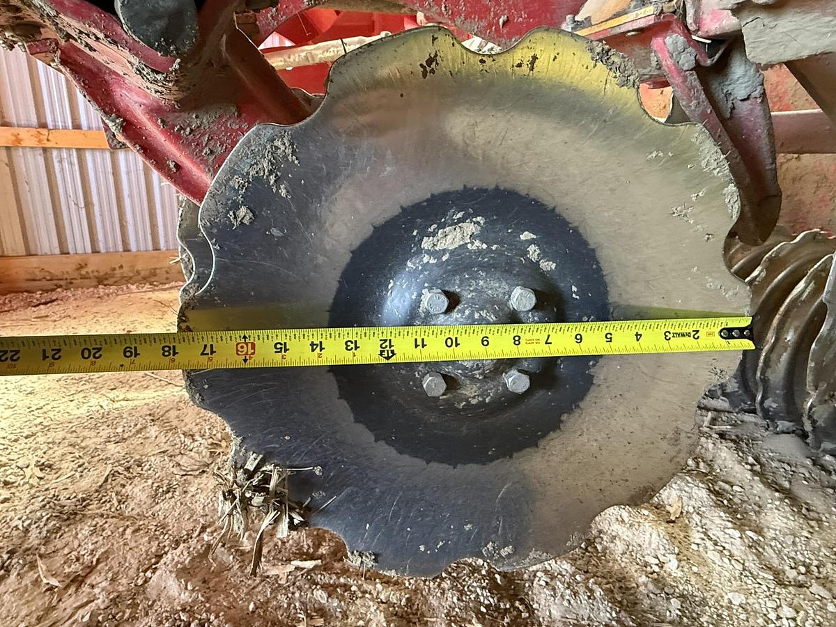 Used 2019 Vaderstad Carrier 925, 9M, New Disk, Steel Packer