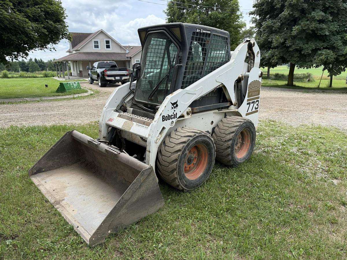 Used 2002 Bobcat 773, Cab, Heat, A/C, Radio, Quick Attach Bucket