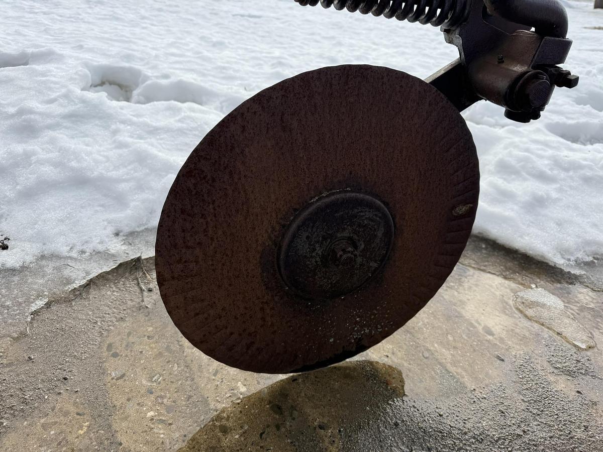 Used International 710 5 Furrow Plough