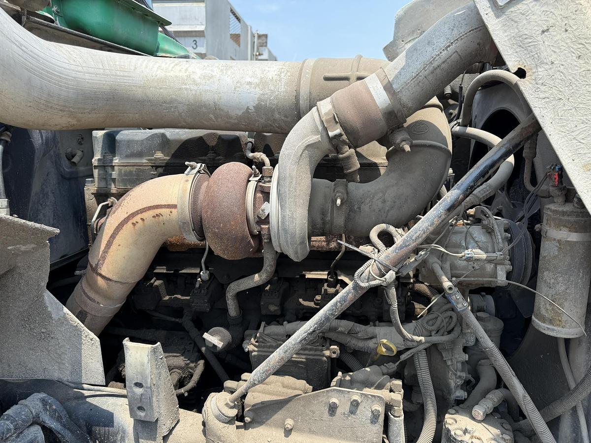 Used 1999 Mack Potato Bulk Box On Mack Truck