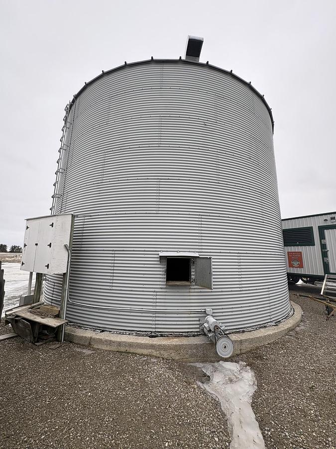 Used 2 Graneries For Sale, Vented Floors, Sweep Auger