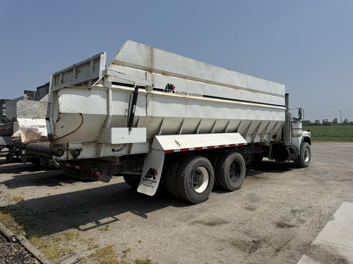 Used 1999 Mack Potato Bulk Box On Mack Truck