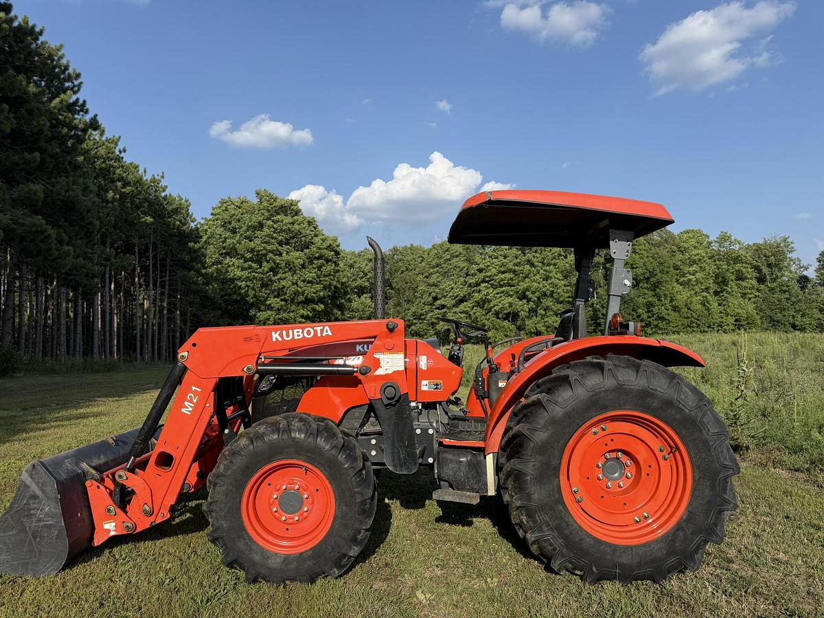Used 2013 Kubota M7040 ROPS 4WD Loader Tractor