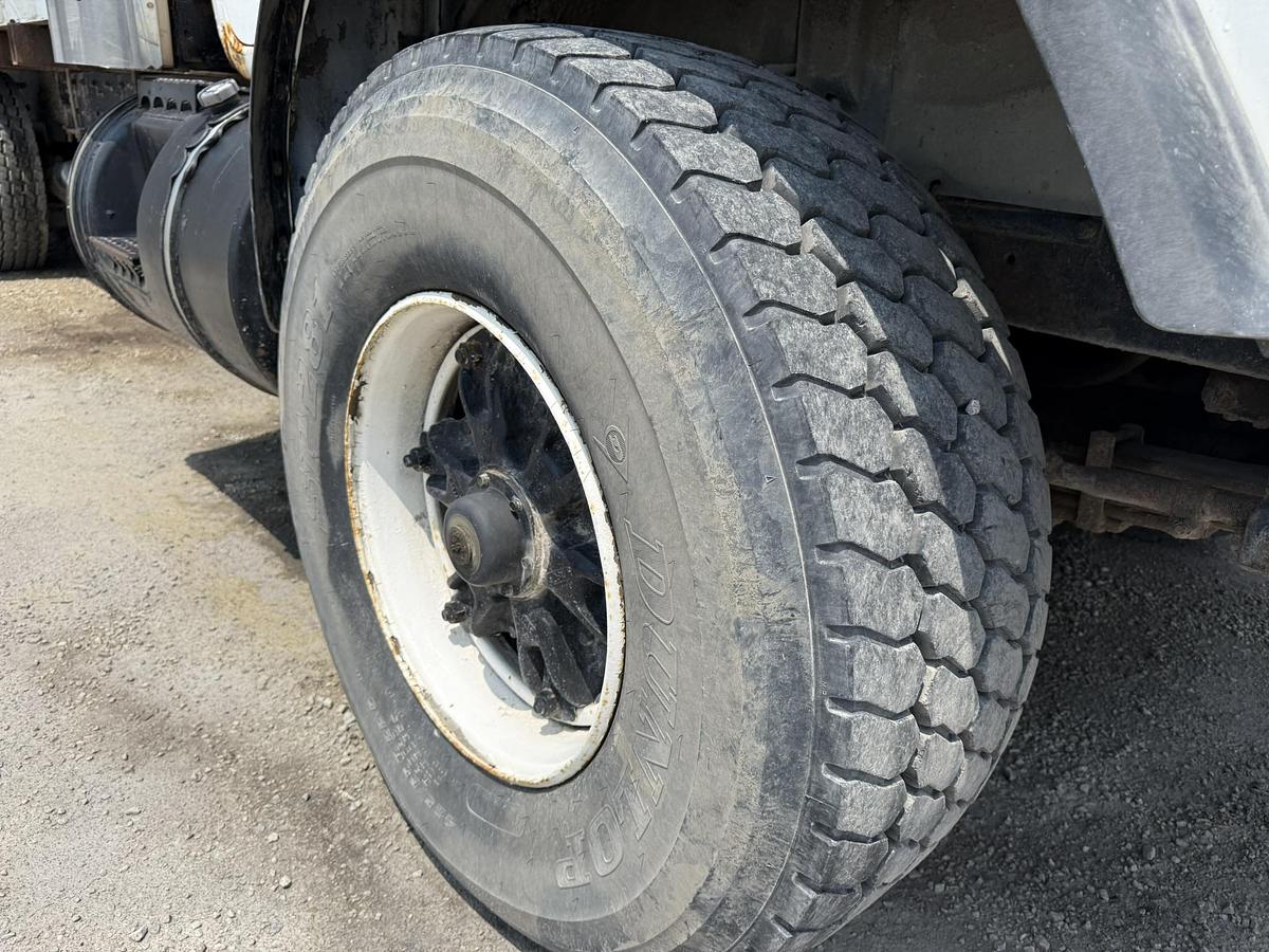 Used 1999 Mack Potato Bulk Box On Mack Truck